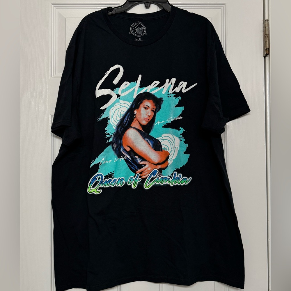 Official Selena shirt Queen of cumbia size large